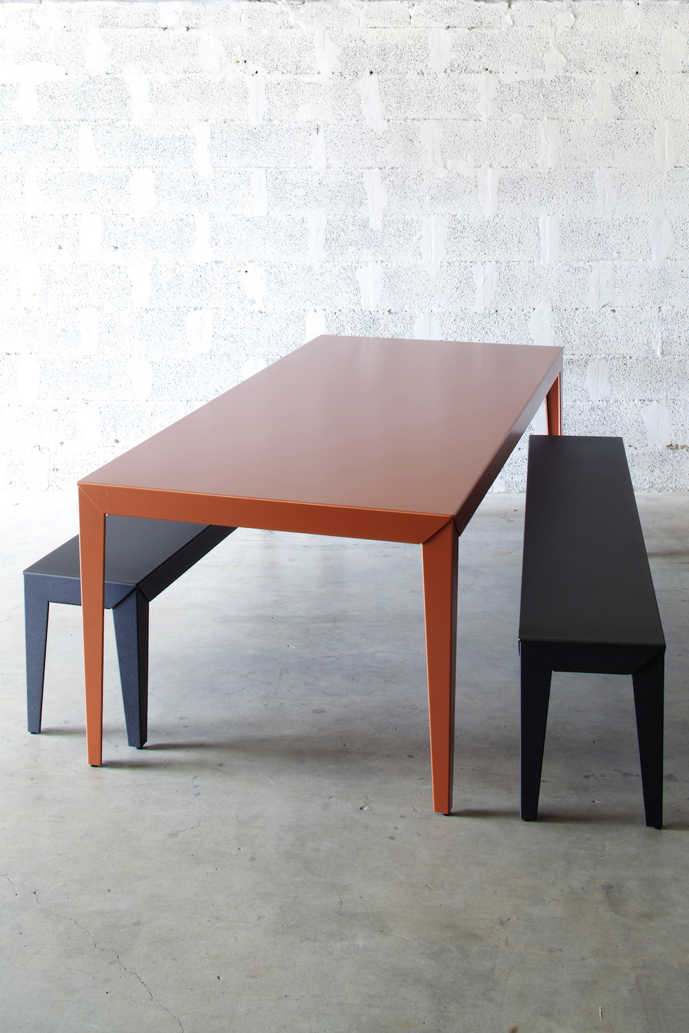 Table rectangulaire Zef par Luc Jozancy x Matière grise